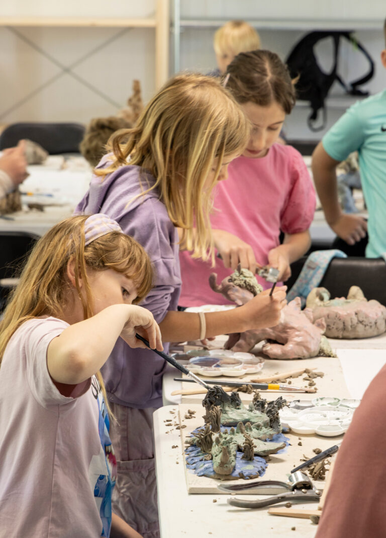 04.07 |  Workshop for børn og voksne: Lav skønne krus med tryk og farver