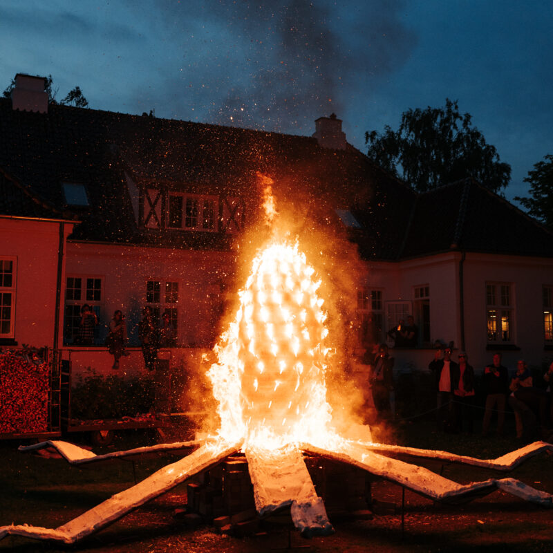 Brændingsskulptur og artist talk d. 8.7 kl 21:00
